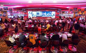 Betting cloth showing inside and outside bet zones for roulette